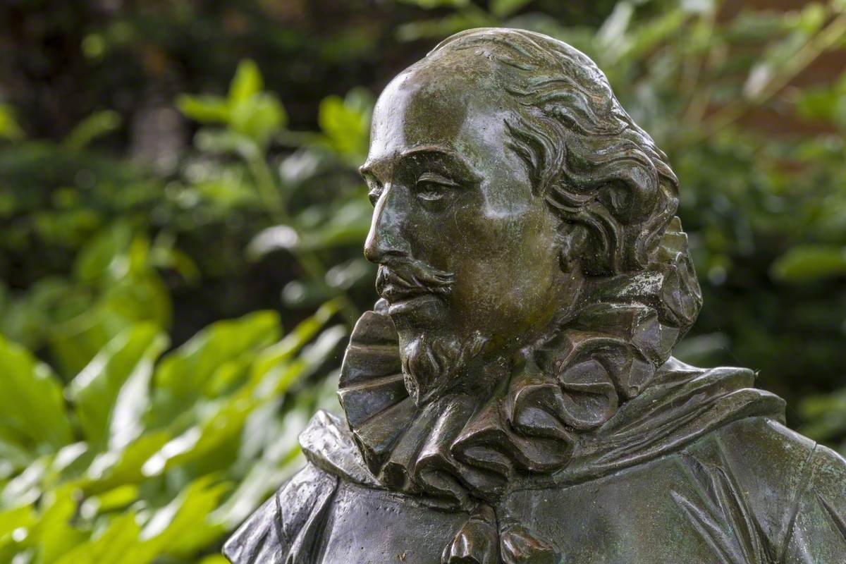 William Shakespeare and Tang Xianzu Masters of Drama and Art Commemoration Sculpture