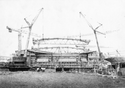 Tandem Lift for the First Two of Ten Trusses for Centre Court's Retractable Roof