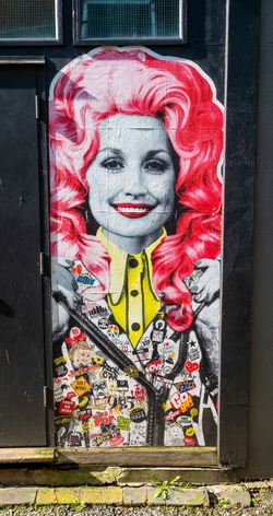 Dolly Parton (b.1946)