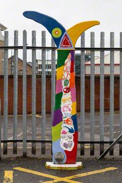 Sustrans Millennium Milepost – The Fossil Tree