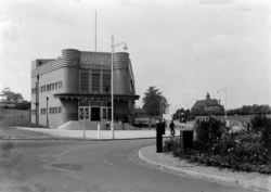 Meir and Sandon, Broadway Cinema