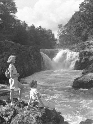 Girls at Waterfall, Skelwith