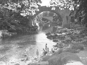 Children at Devil's Bridge