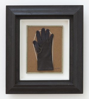 Le gant perdu (The Lost Glove)