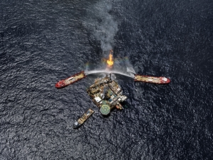 Oil Spill #5 – Q4000 Drill Platform, Gulf of Mexico