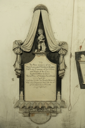 Monument to Thomas Bubbin (d.1717) and Mary Bubbin