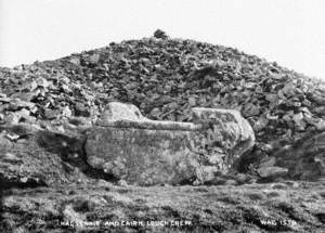 'Hag's Chair' and Cairn, Lough Crew