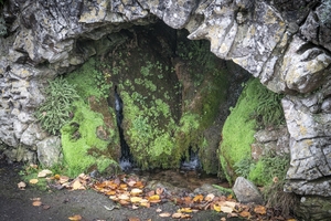 Well (Grotto)