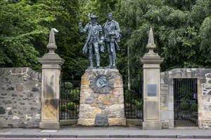 Memorial to Robert Louis Stevenson (1850–1894)