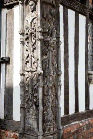 Carved Angel Post (Pykenham)