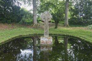 Cross and Lady's Well (St Ninian's Well)