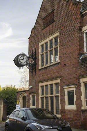 LSE Memorial Clock and Plaque