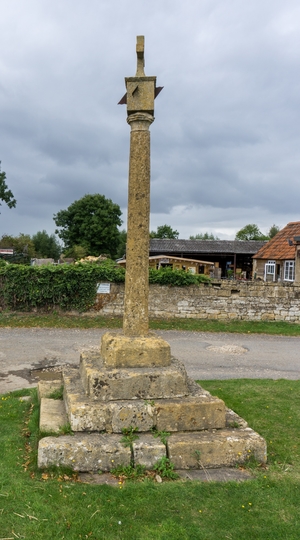 Saintbury Cross