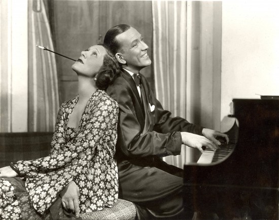 Gertrude_Lawrence_Noel_Coward_PL_at_piano_Vandamm_jpg