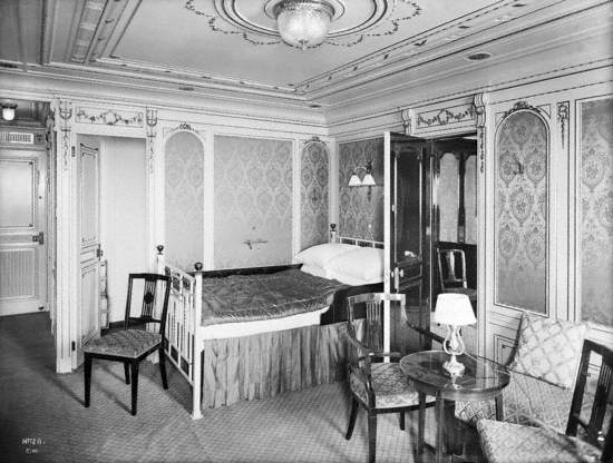 First class suite bedroom B38