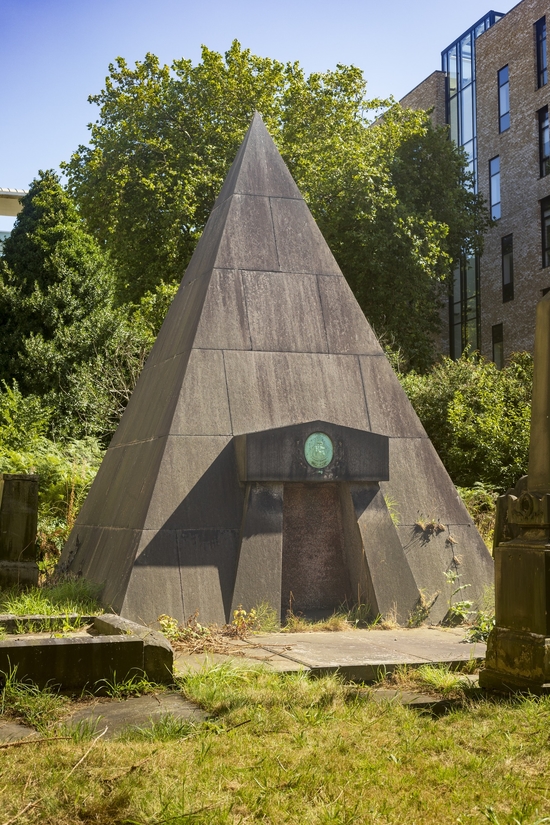 Tomb of William Mackenzie