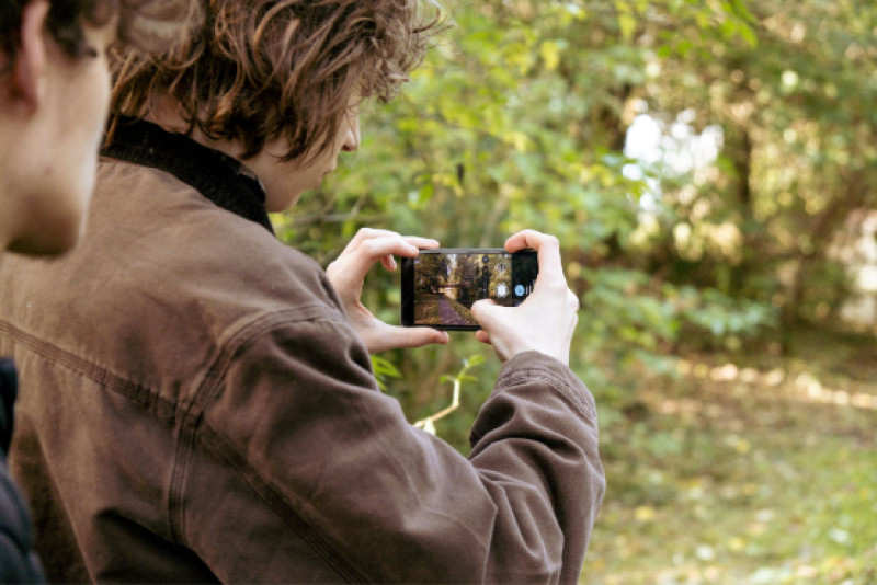 Student on a photowalk