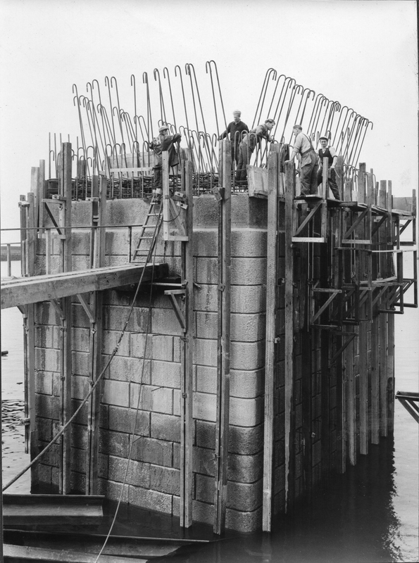 Forth Road Bridge: Construction of One of the Towers