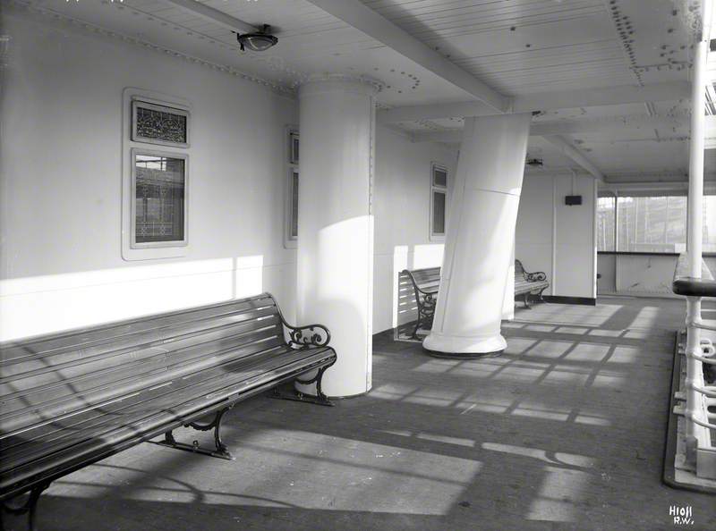 Promenade deck stern alcove