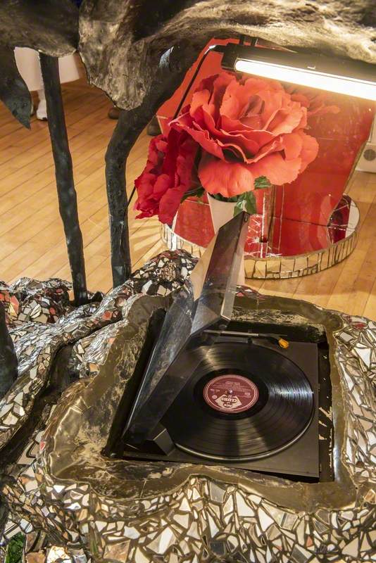 Arum Lily Record Player