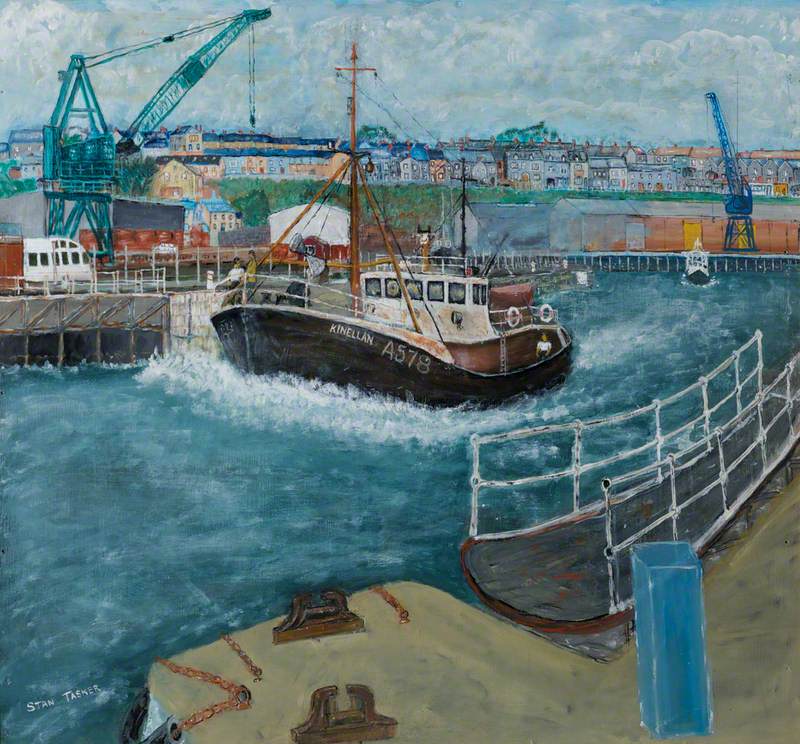 'Kinellen' Leaving Dock