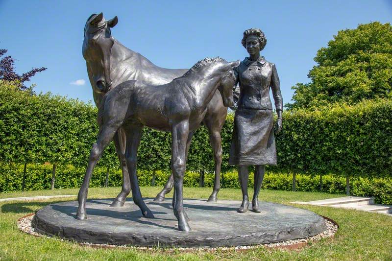 Queen's Statue