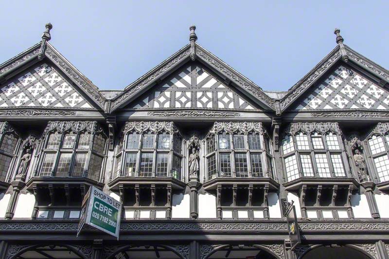 Statues above 5 Northgate Street