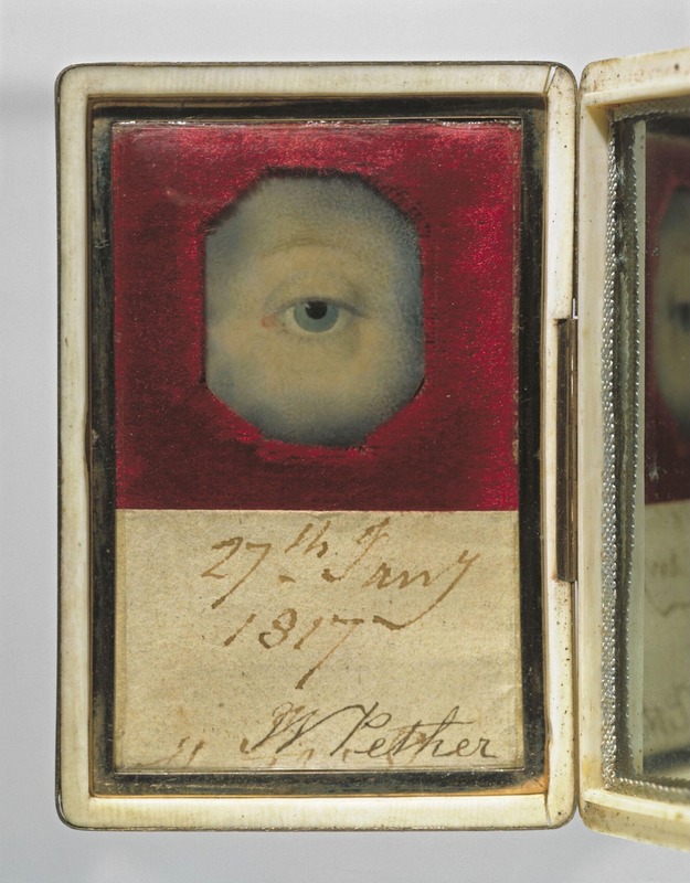 Eye miniature