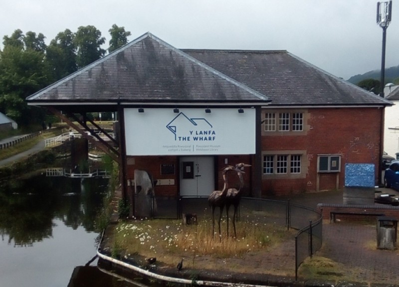 Y Lanfa / The Wharf: Powysland Museum & Welshpool Library