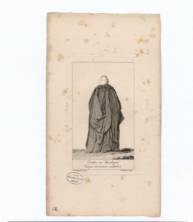 Doctor in Theologia Capa coccinea indutus