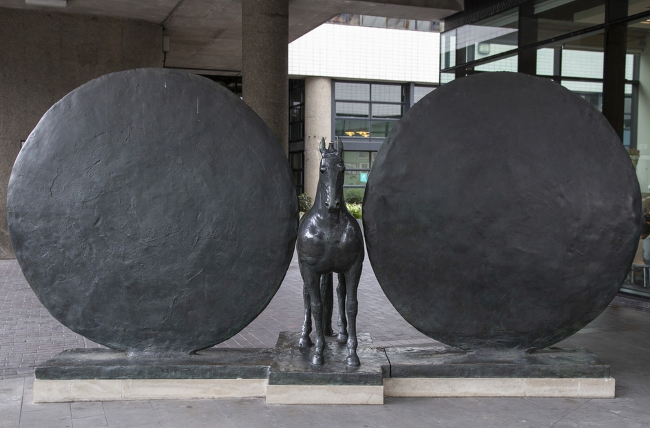 Union – Horse with Two Discs